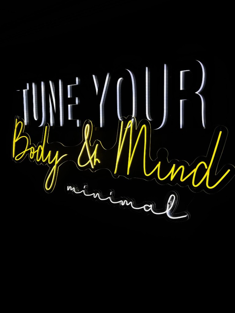 Neon Tune Your Body & Mind en Minimal Fitness Club