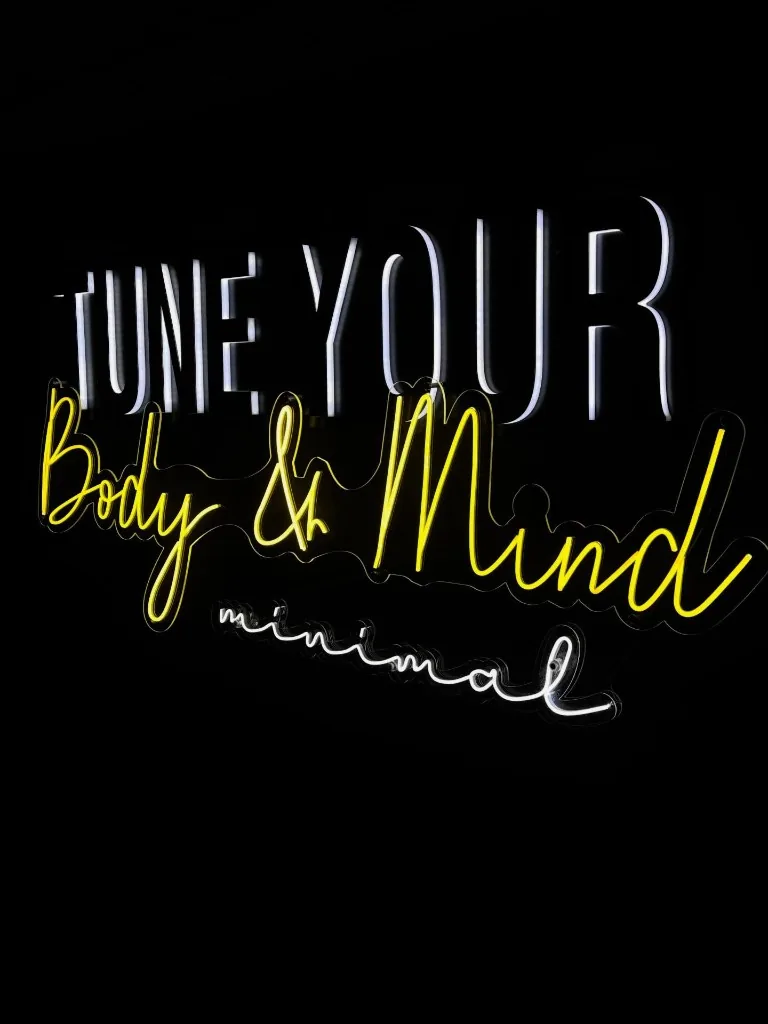 Neon Tune Your Body & Mind en Minimal Fitness Club