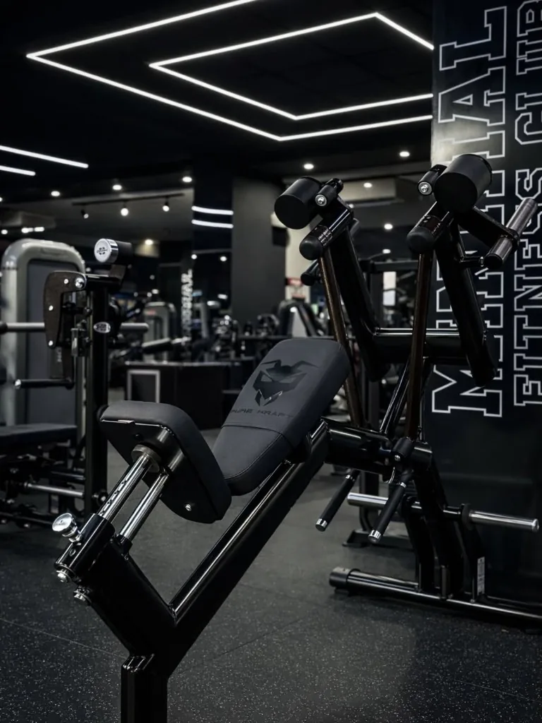 Minimal Fitness Club — sala de entrenamiento